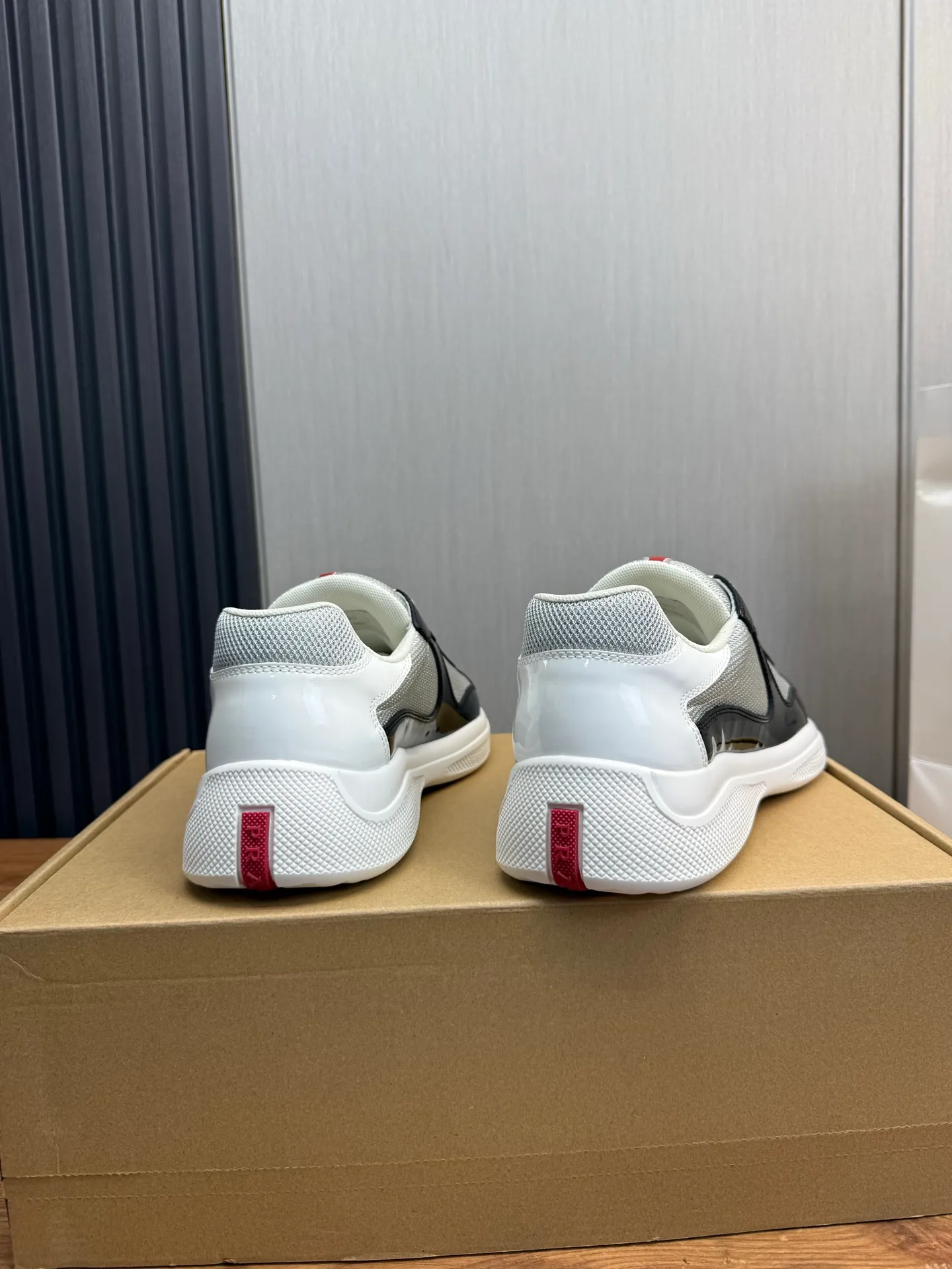 Men's shoes 640💰 [PRADA] Hot selling items🔥Must be recommended every day~~ Official website synchronized, 1:1 high quality shipments✔️ Imported cowhide fabric, rubber material + cowhide lining, original bottom, high-end airplane box packaging🎁 38-45 (38.45 custom-made, non-returnable)
